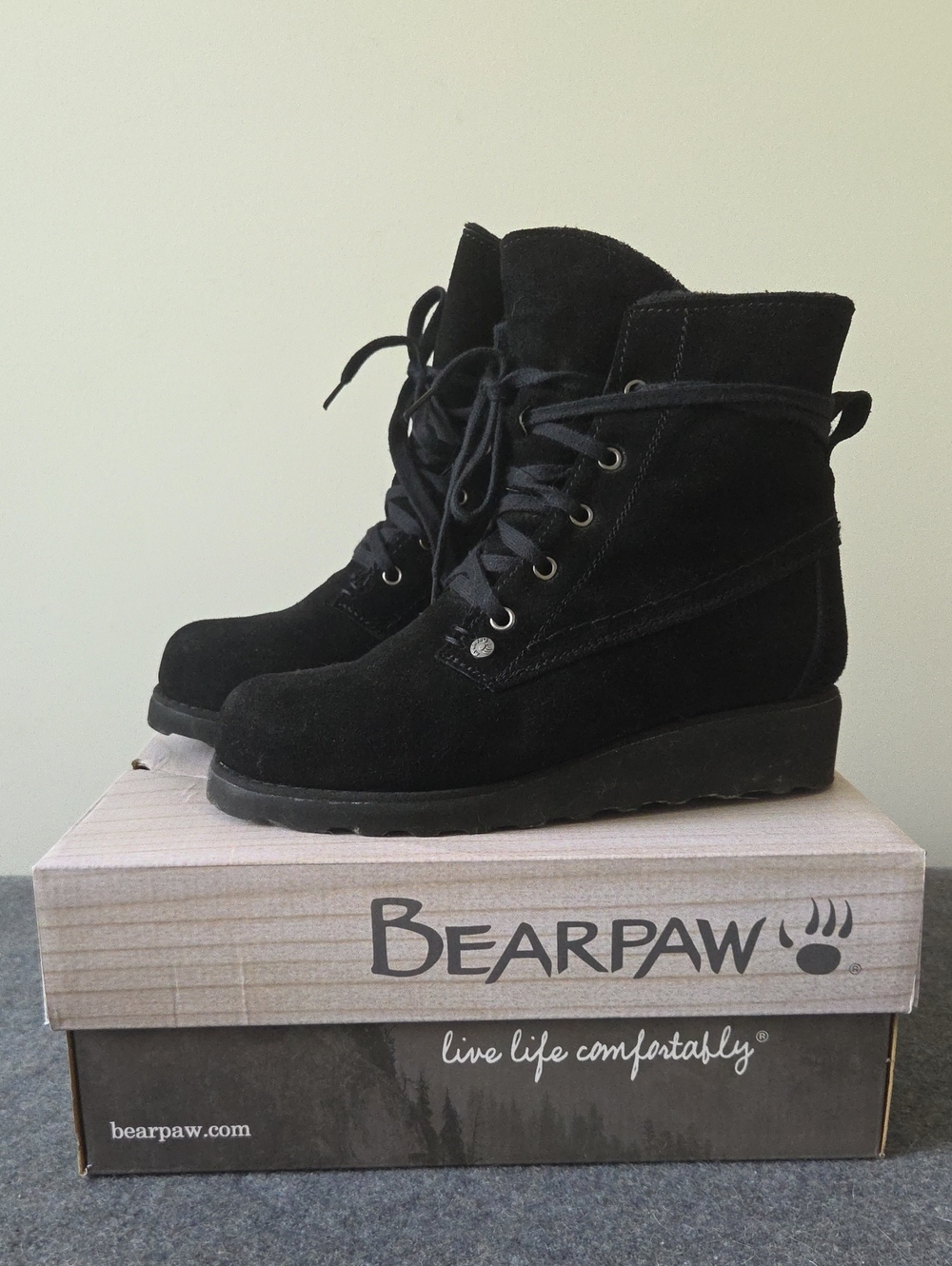 Excellent Used Condition BEARPAW KRISTA Platform Boots Size 7